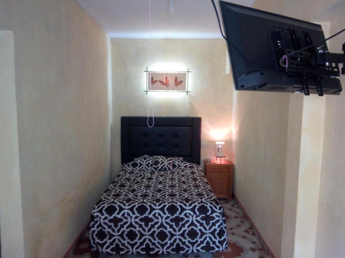 Hospedaje Casa Cortés - Recamaras de Descanso en Tepoztlán Mor Exterior foto